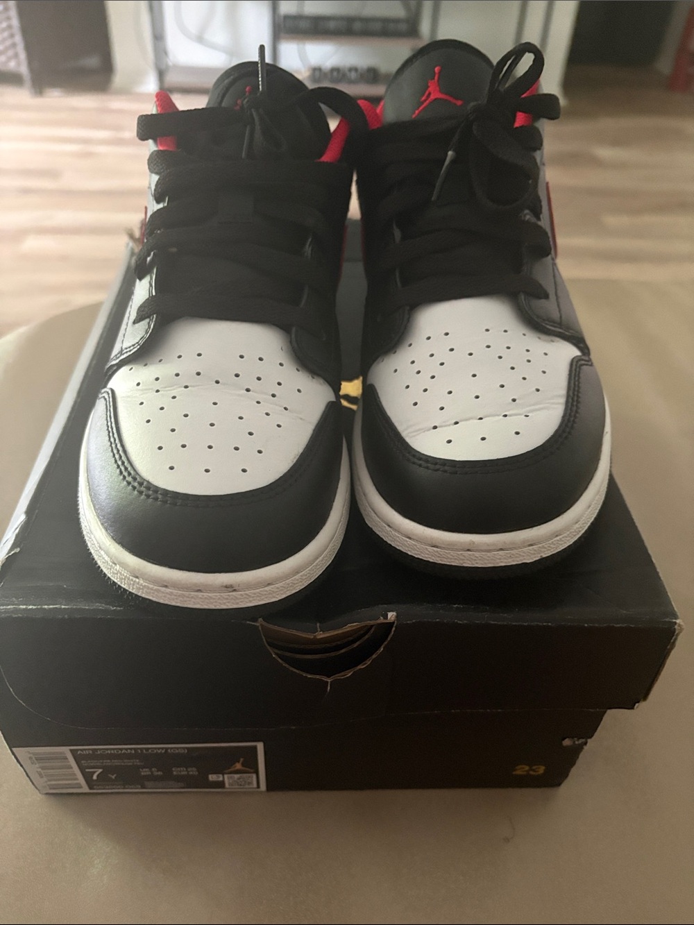 Nike Black White Red Low-Top Basketball Sneakers